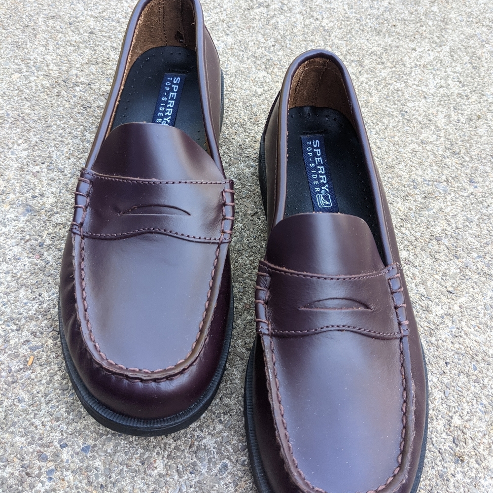 NWOT Boys Sperry Leather Penny Loafers 5M